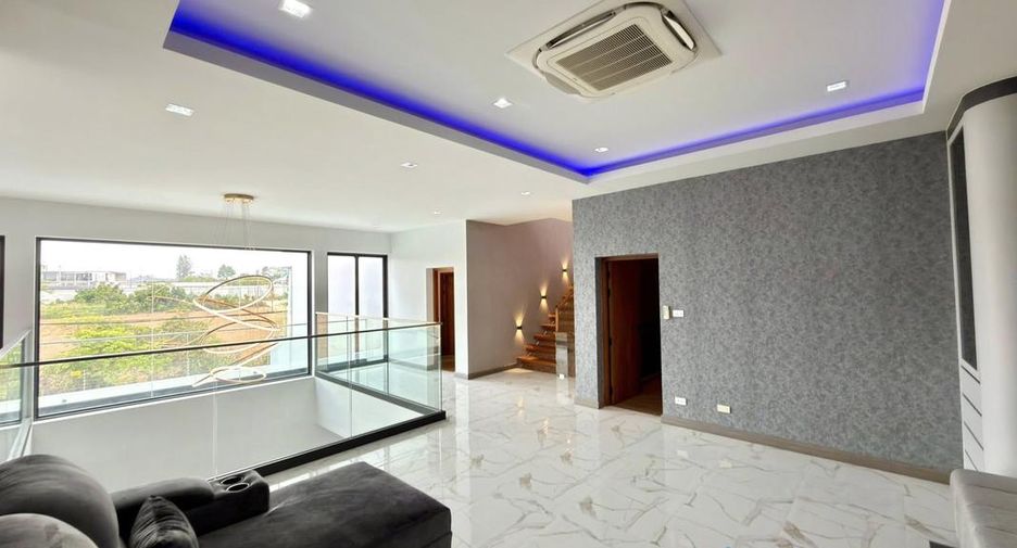 For sale 5 bedrooms villa in Bang Lamung, Chonburi