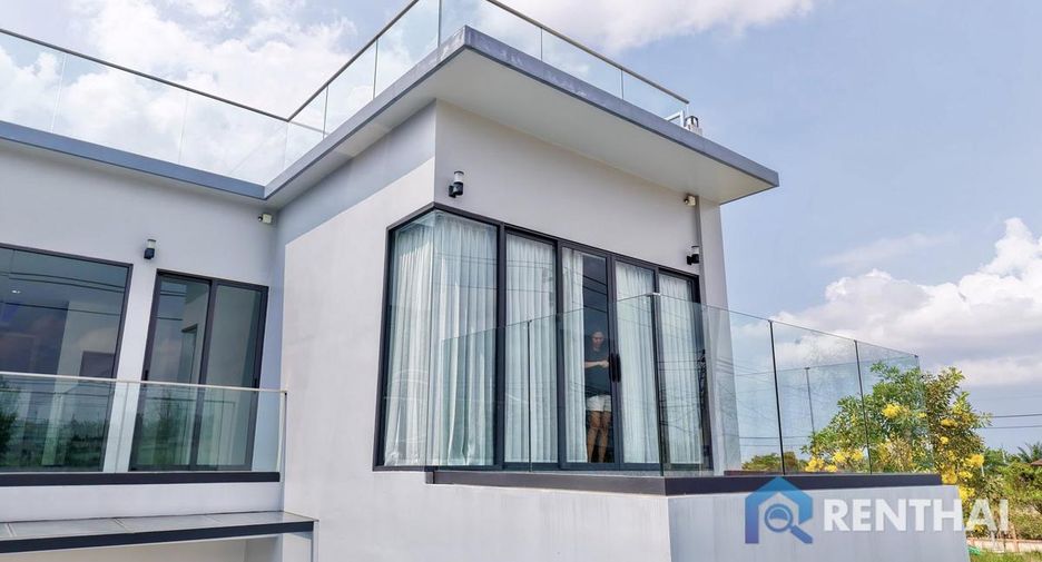 For sale 5 bedrooms villa in Bang Lamung, Chonburi