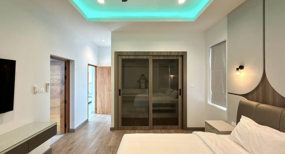 For sale 5 bedrooms villa in Bang Lamung, Chonburi