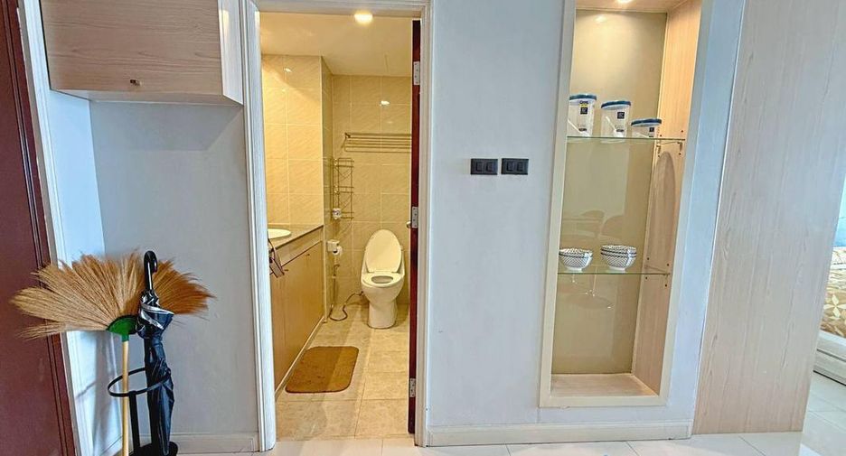 For sale studio condo in Bang Lamung, Chonburi