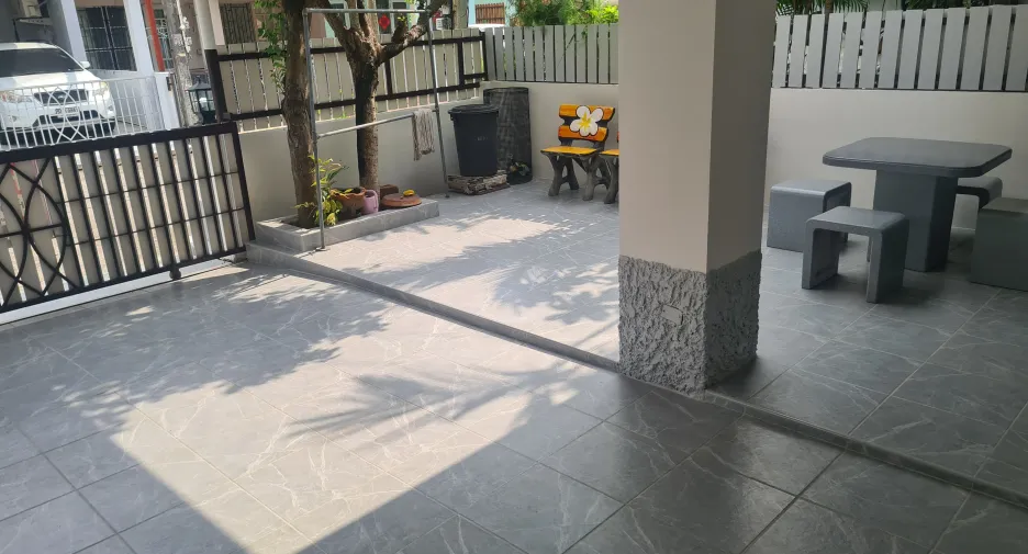 For rent 3 bedrooms townhouse in Mueang Rayong, Rayong
