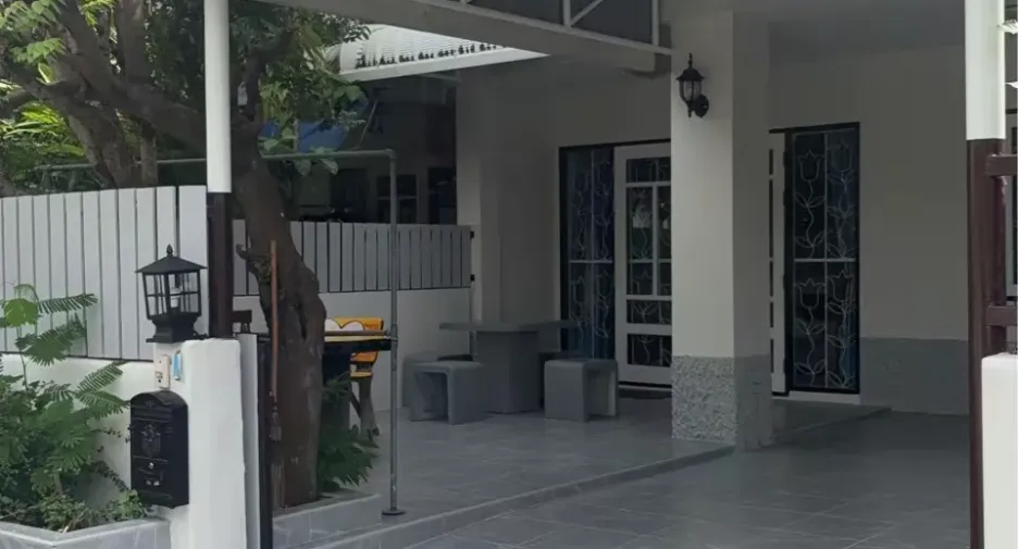 For rent 3 bedrooms townhouse in Mueang Rayong, Rayong