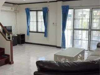 For rent 3 bedrooms townhouse in Mueang Rayong, Rayong