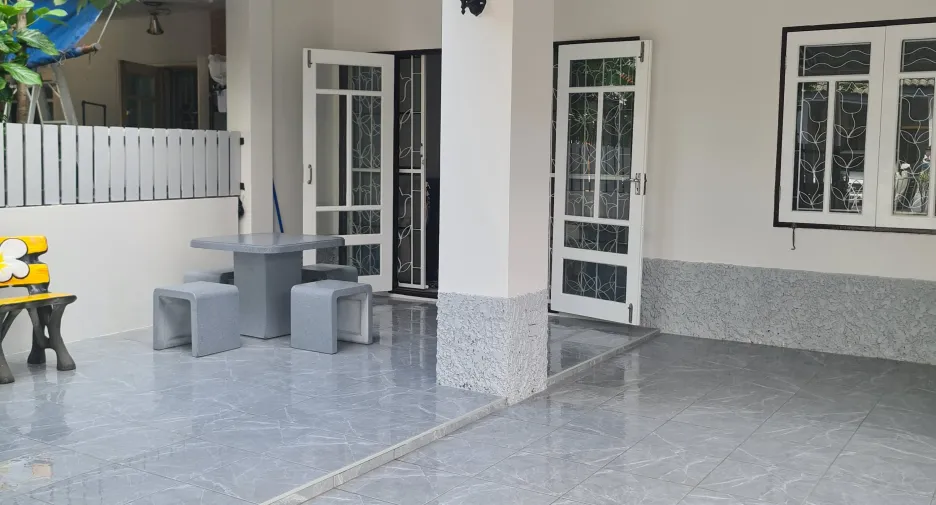 For rent 3 bedrooms townhouse in Mueang Rayong, Rayong