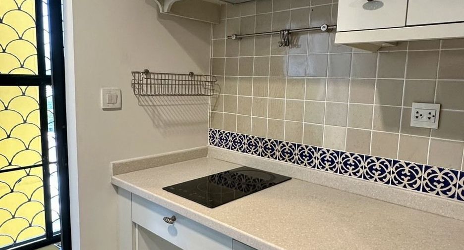 For rent 2 bedrooms condo in Phaya Thai, Bangkok