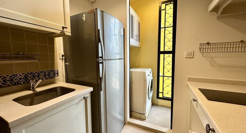 For rent 2 bedrooms condo in Phaya Thai, Bangkok
