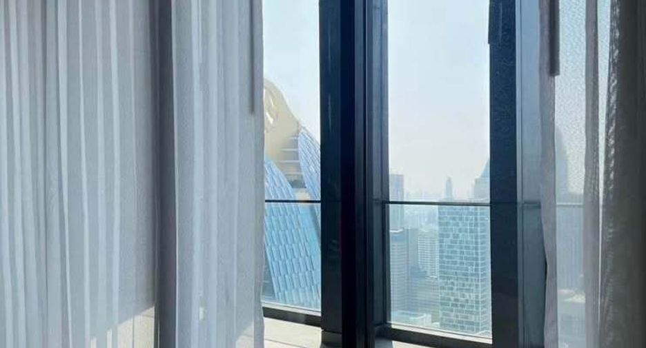 Condo en alquiler de 3 habitaciones en Pathum Wan, Bangkok