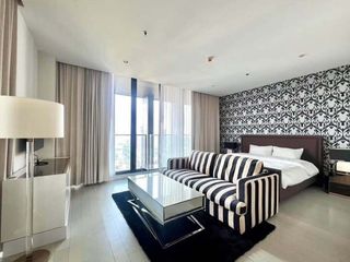 For rent 3 bedrooms condo in Pathum Wan, Bangkok