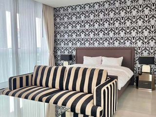 For rent 3 bedrooms condo in Pathum Wan, Bangkok