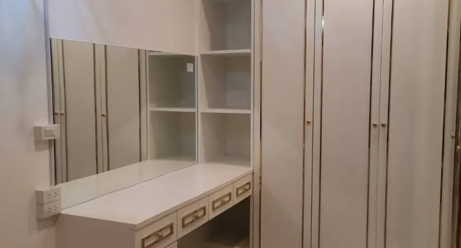 For sale studio condo in Bang Phlat, Bangkok