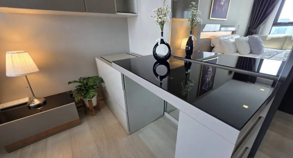 For rent studio condo in Pathum Wan, Bangkok