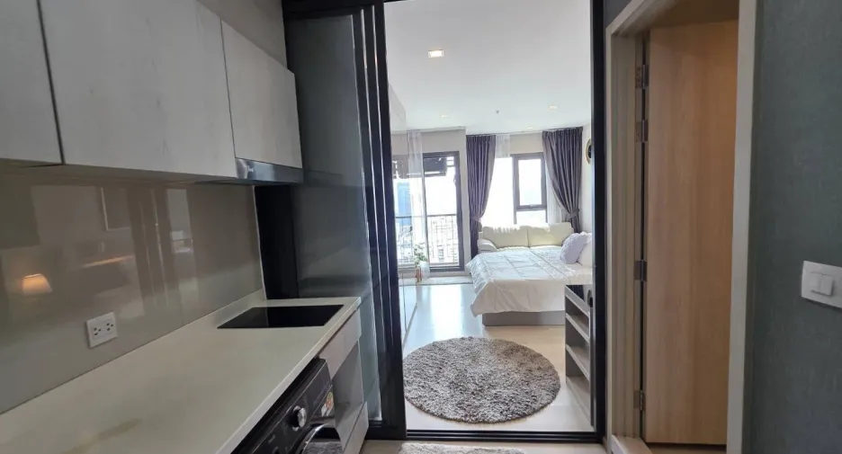 For rent studio condo in Pathum Wan, Bangkok