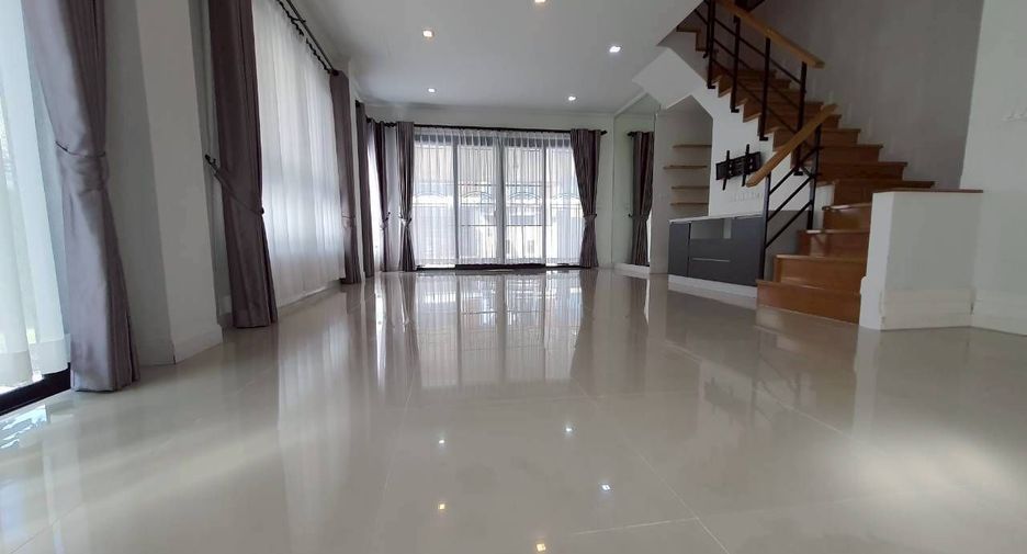 For sale and for rent 4 bedrooms house in Bang Kapi, Bangkok