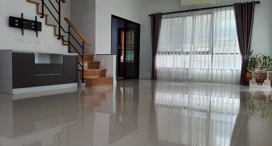 For sale and for rent 4 bedrooms house in Bang Kapi, Bangkok