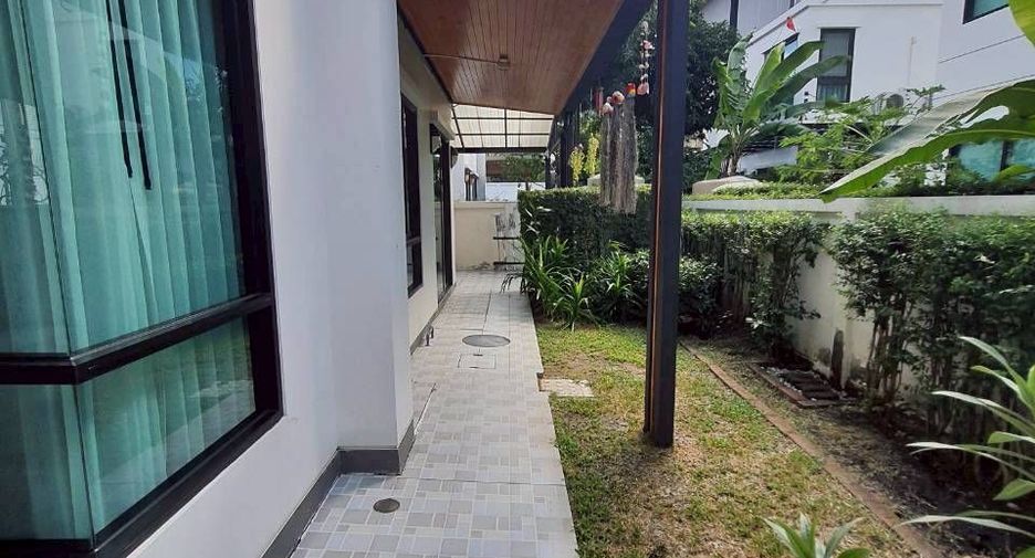 For sale and for rent 4 bedrooms house in Bang Kapi, Bangkok