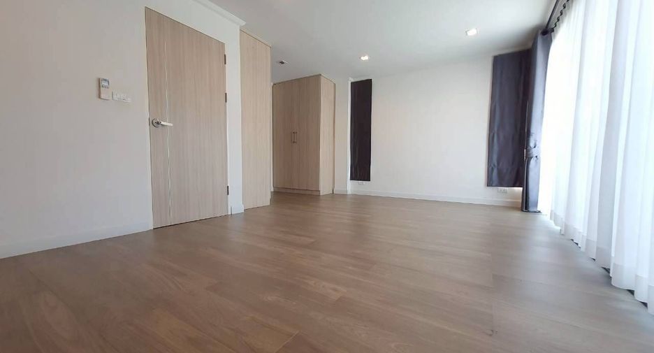 For sale and for rent 4 bedrooms house in Bang Kapi, Bangkok