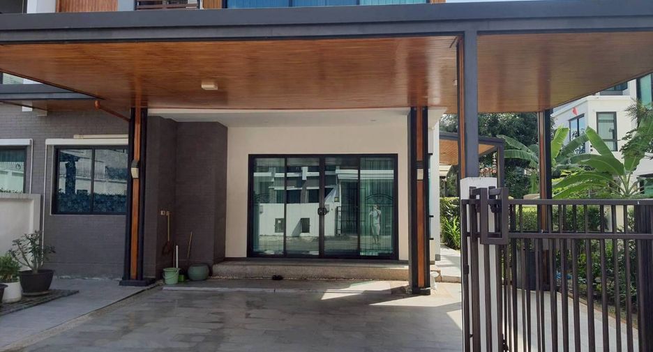 For sale and for rent 4 bedrooms house in Bang Kapi, Bangkok