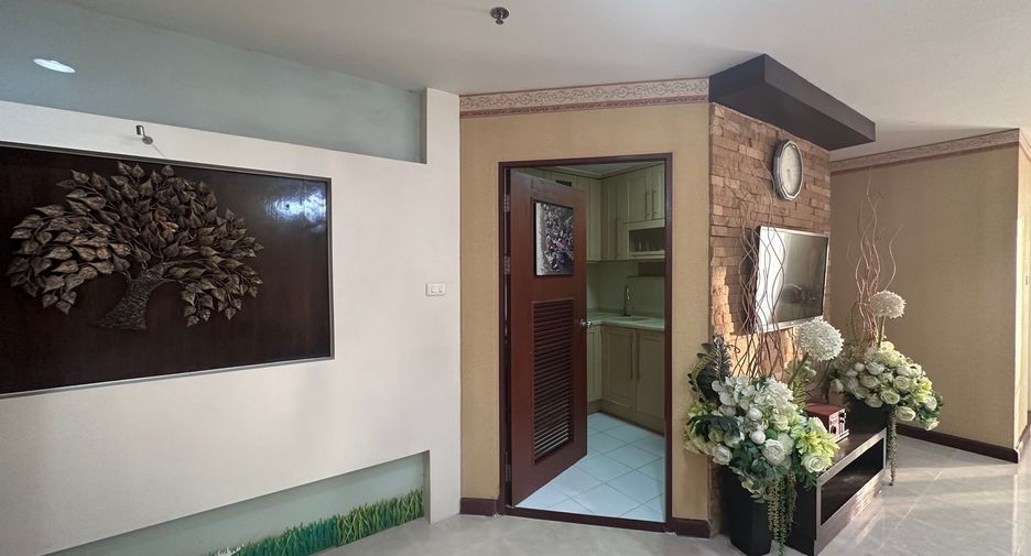 For rent 3 bedrooms condo in Bang Kho Laem, Bangkok