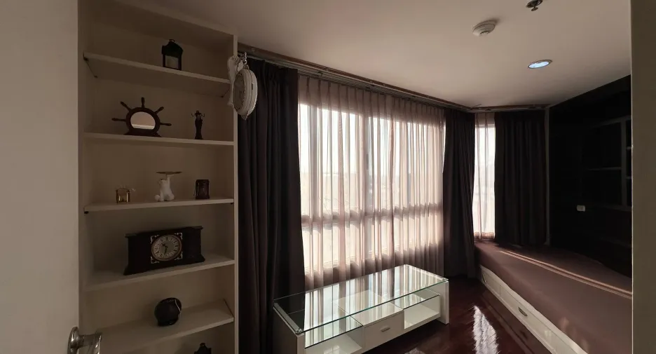 For rent 3 bedrooms condo in Bang Kho Laem, Bangkok