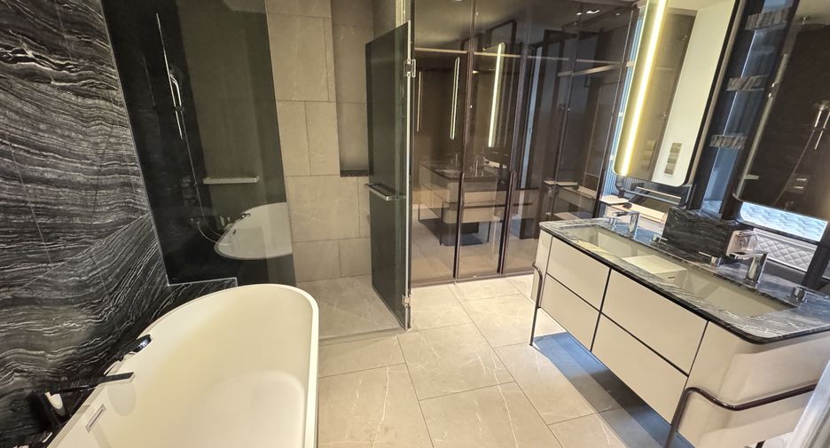 For rent 2 ベッドルーム condo in Watthana, Bangkok