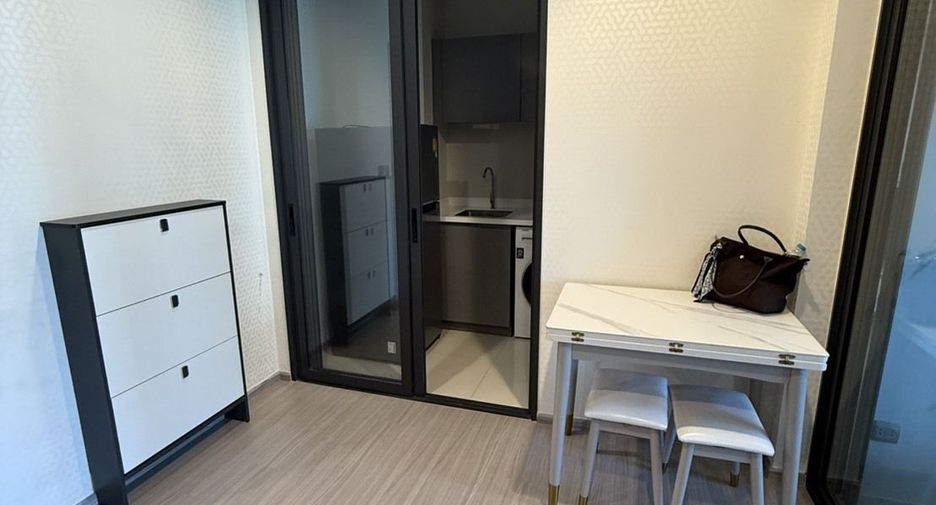 For rent 1 bed condo in Huai Khwang, Bangkok