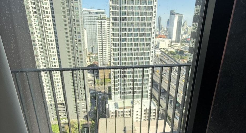 For rent 1 bed condo in Huai Khwang, Bangkok