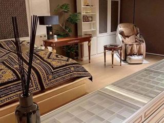 For rent 3 bedrooms condo in Pathum Wan, Bangkok