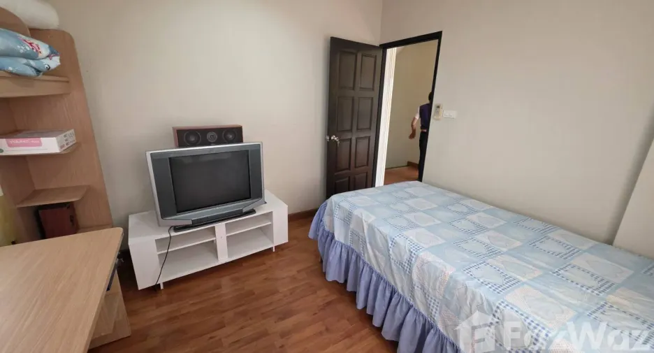 For rent 5 bedrooms house in Mueang Chiang Mai, Chiang Mai