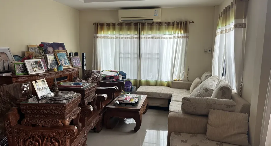 For rent 5 bedrooms house in Mueang Chiang Mai, Chiang Mai