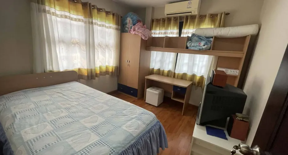 For rent 5 bedrooms house in Mueang Chiang Mai, Chiang Mai