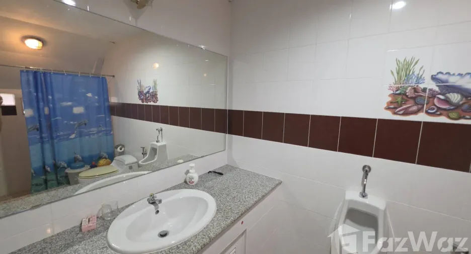 For rent 5 bedrooms house in Mueang Chiang Mai, Chiang Mai