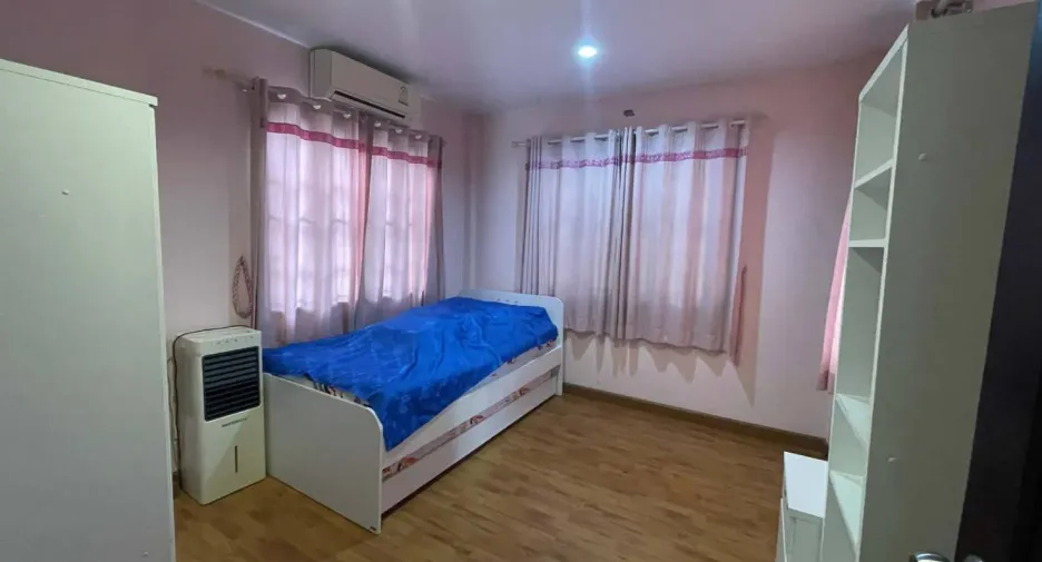 For rent 5 bedrooms house in Mueang Chiang Mai, Chiang Mai