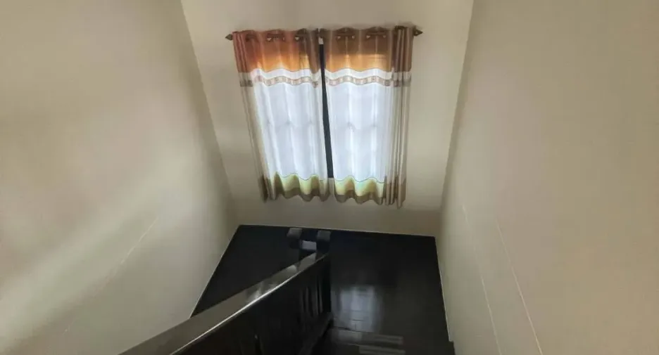 For rent 5 bedrooms house in Mueang Chiang Mai, Chiang Mai