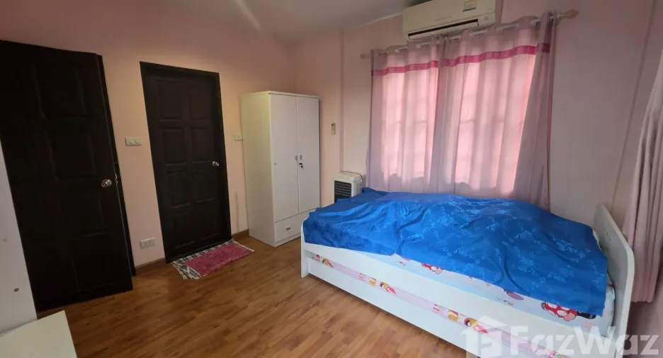 For rent 5 bedrooms house in Mueang Chiang Mai, Chiang Mai
