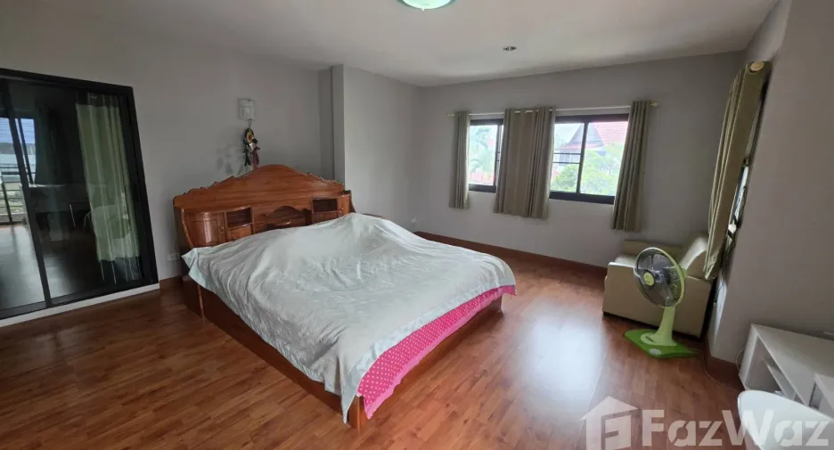 For rent 5 bedrooms house in Mueang Chiang Mai, Chiang Mai