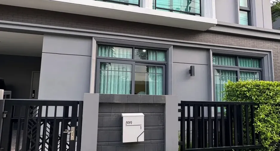 出售 和 出租 4 卧室 独立屋 在 Bang Phli, Samut Prakan