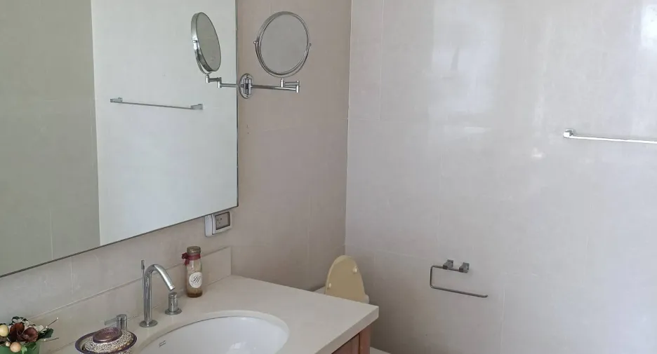 Wohnung zur Miete mit 2 Zimmer in Khlong Toei, Bangkok