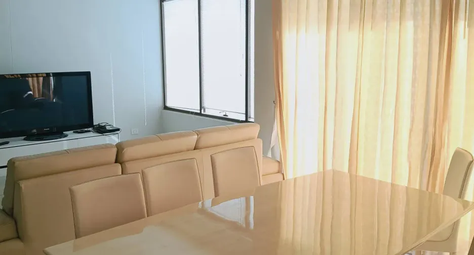 Wohnung zur Miete mit 2 Zimmer in Khlong Toei, Bangkok