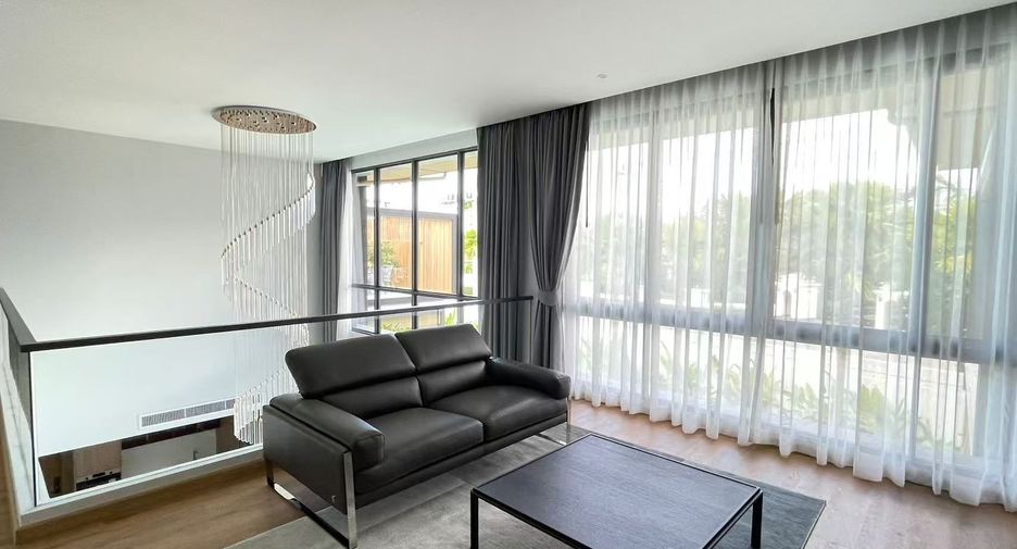 For rent 5 bedrooms villa in Mueang Phuket, Phuket