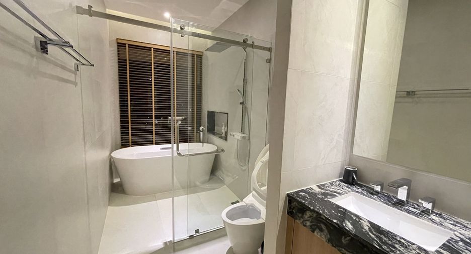 For rent 5 bedrooms villa in Mueang Phuket, Phuket