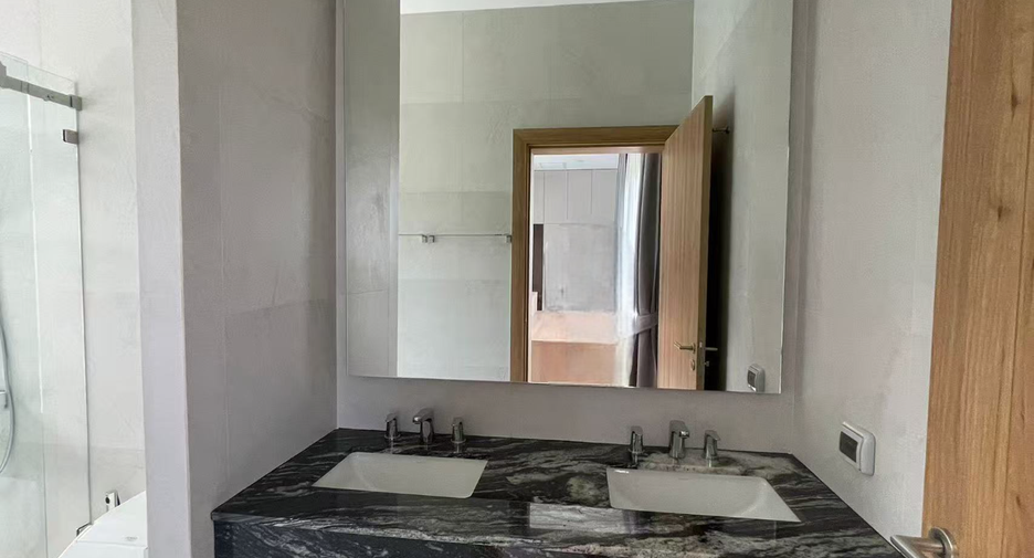 For rent 5 bedrooms villa in Mueang Phuket, Phuket