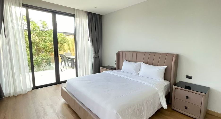 For rent 5 bedrooms villa in Mueang Phuket, Phuket