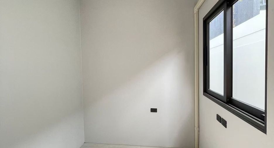 For rent 5 bedrooms villa in Mueang Phuket, Phuket