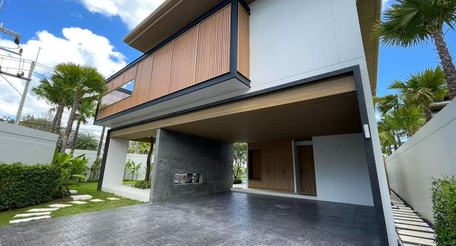 For rent 5 bedrooms villa in Mueang Phuket, Phuket