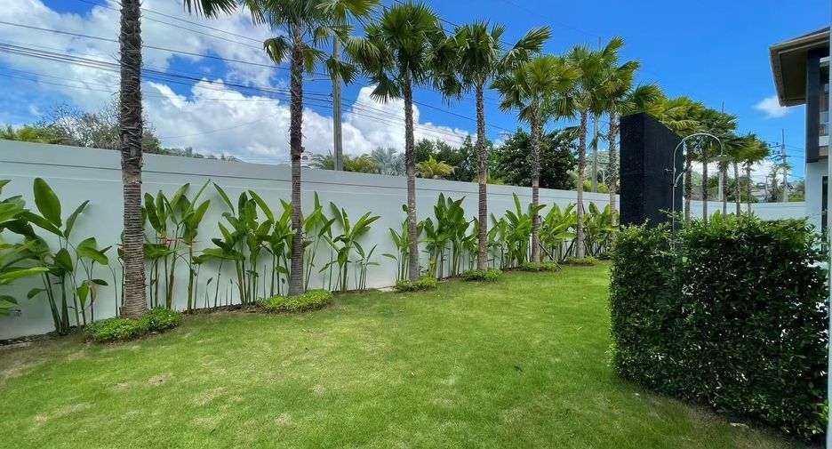 For rent 5 bedrooms villa in Mueang Phuket, Phuket