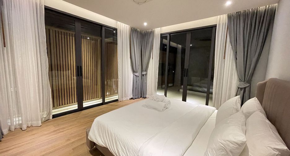 For rent 5 bedrooms villa in Mueang Phuket, Phuket