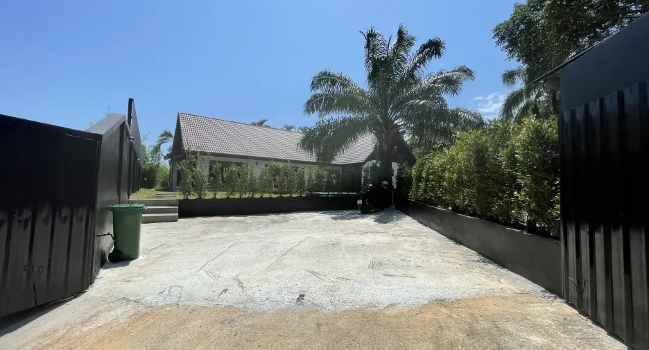 For rent 4 bedrooms villa in Thalang, Phuket