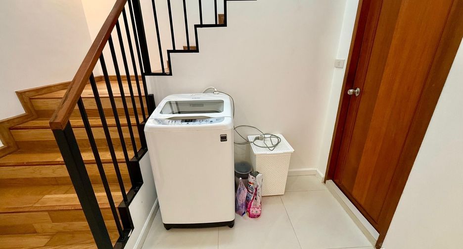 For rent 3 bedrooms townhouse in Ko Samui, Surat Thani