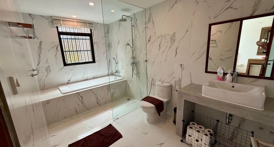 For rent 3 bedrooms townhouse in Ko Samui, Surat Thani