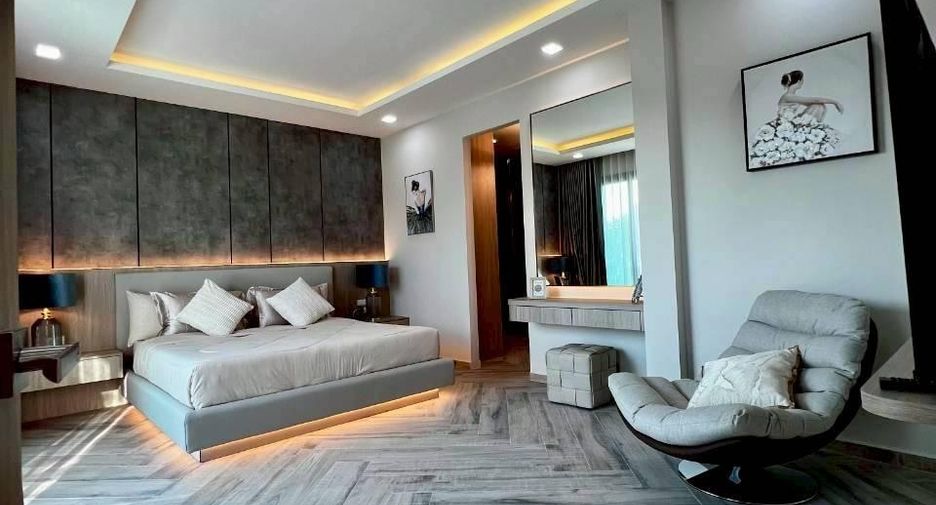 For sale 5 bedrooms villa in East Pattaya, Pattaya